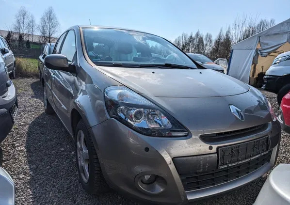 renault Renault Clio cena 10990 przebieg: 163454, rok produkcji 2010 z Bodzentyn